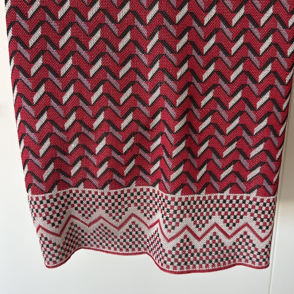 Zara Red Black White Chevron Pattern Polyester Knit 3/4 Sleeve Dress S - Picture 3 of 8